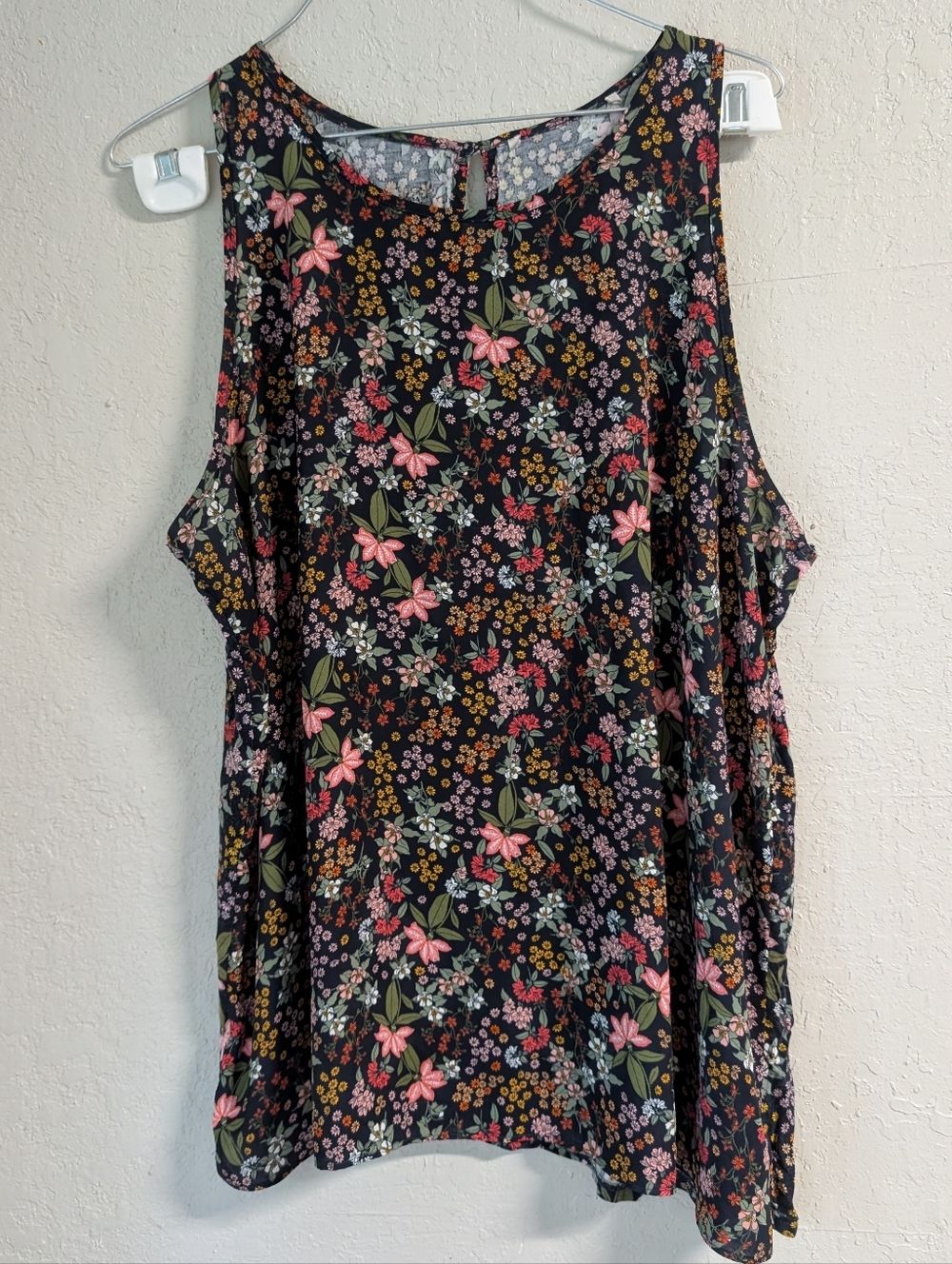 Floral Scoop Neck Tank Top L Navy Multi Flowy Keyhole Festival Boho Whimsy Fairy